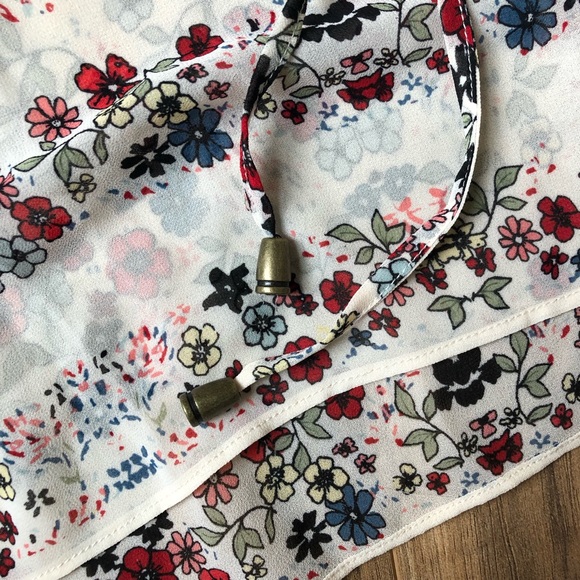 •SOLD• Jessica Simpson Maternity Hanky Hem Blouse - Picture 4 of 8